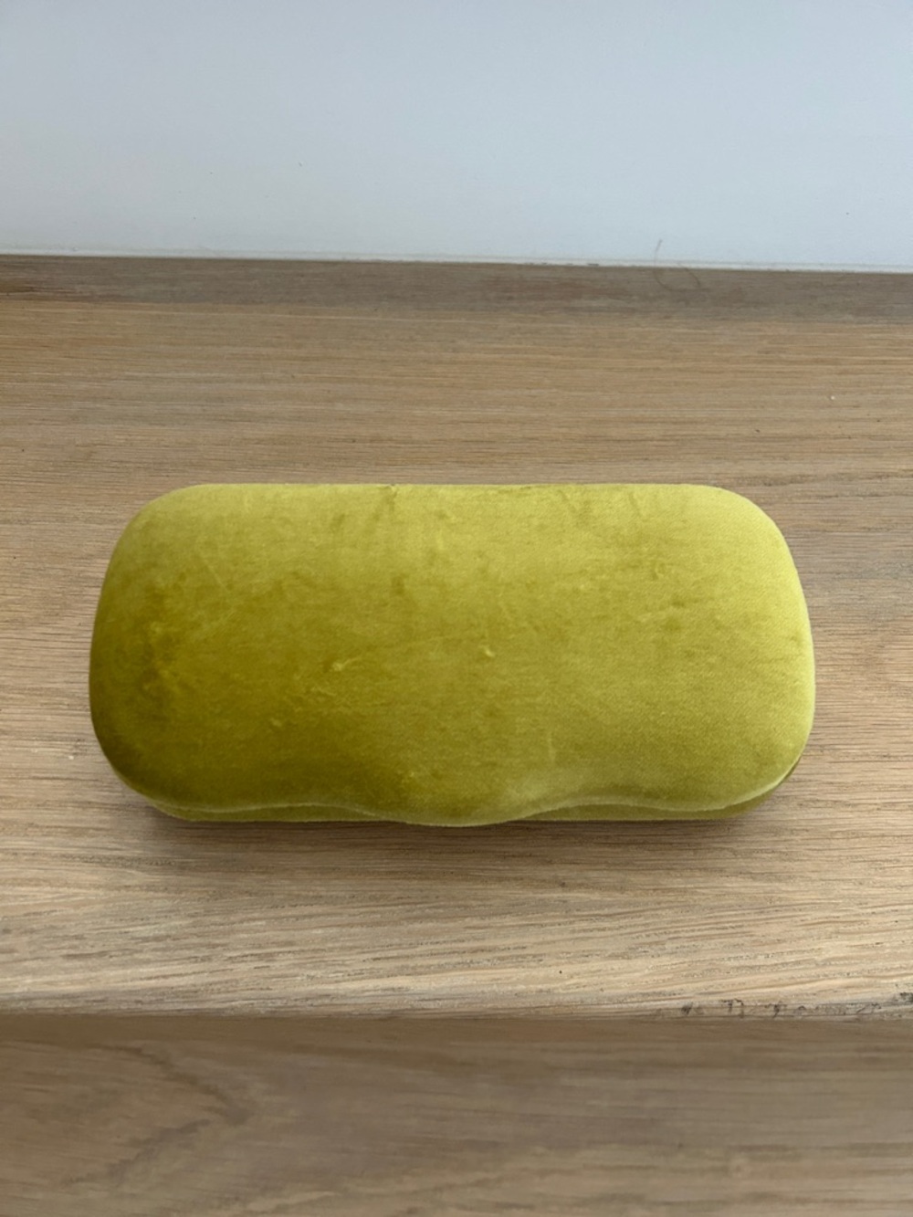 Gucci velvet sunglasses case (new)